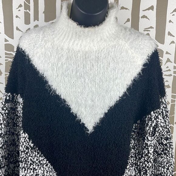 Bar III Black & White Eyelash & Popcorn Mixed Knit Mock Neck Sweater sz S - Picture 5 of 11
